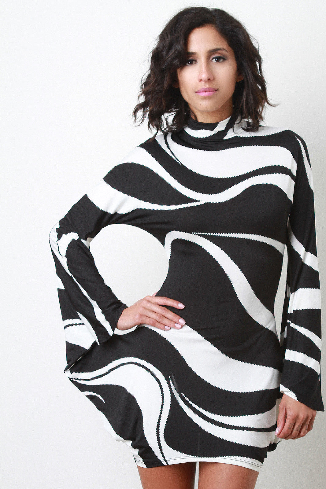 ANDRÉSD ／ アンドレスド bell sleeve slit dress ANDRESD アンドレスド bell sleeve slit dress 黒